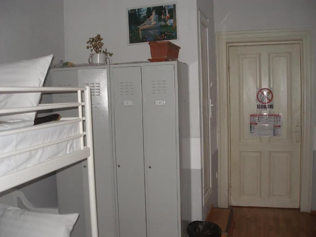 Kretan Hostel بوخارست